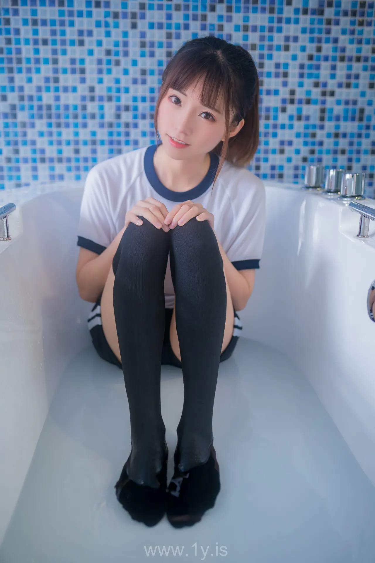 绮太郎 湿身体操服